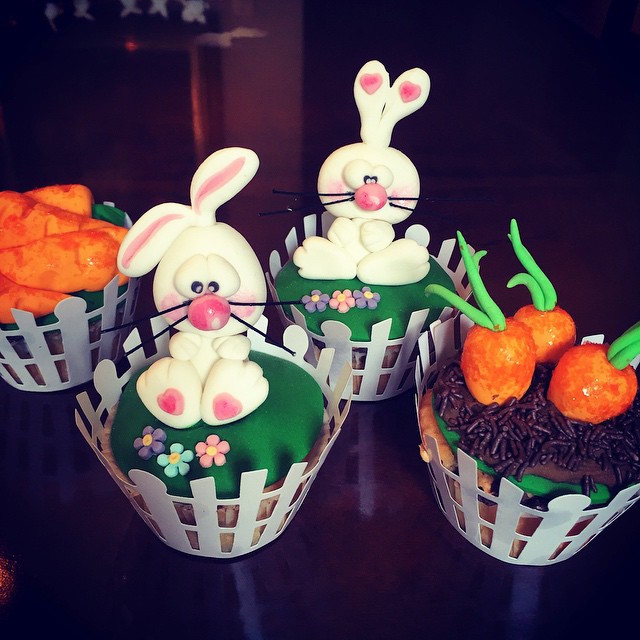 Easter cupcakes with bunnies in fondant